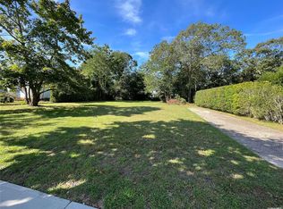 58 Station Rd, Bellport, NY 11713