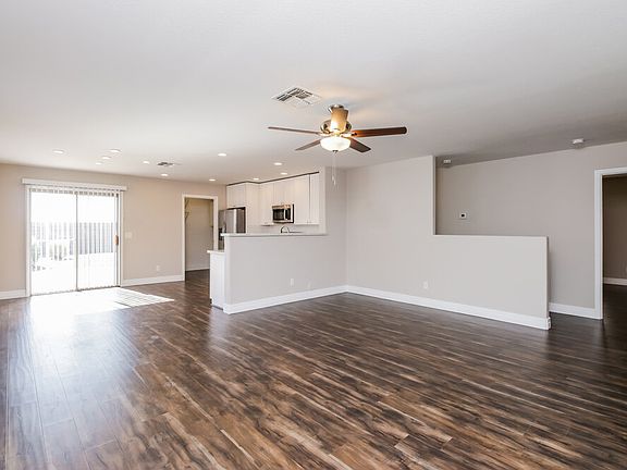 3rd image of 1329 E Omega Dr