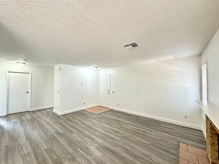 6687 W Tropicana Ave #102 — Photo 4