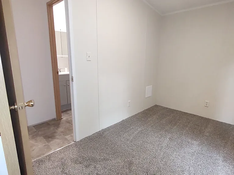 8685 Green Meadows Ln — Photo 21