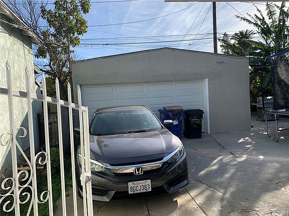 4th image of 1624 W 55th St