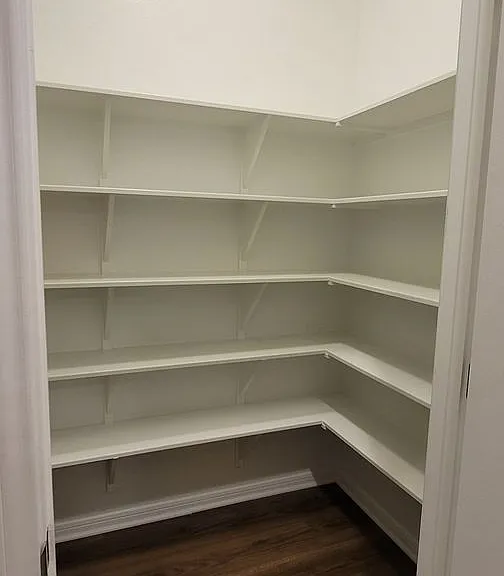 3206 Trinity Dr — Photo 10