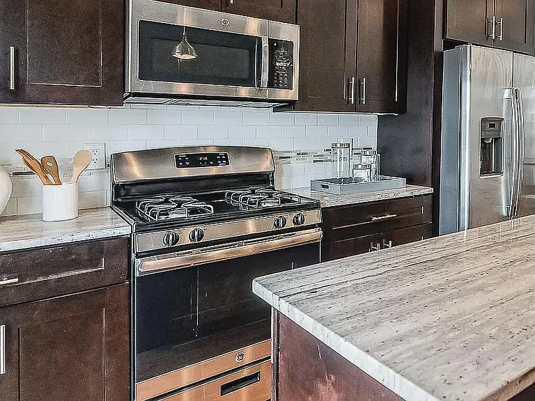 2241 Cross St — Photo 13