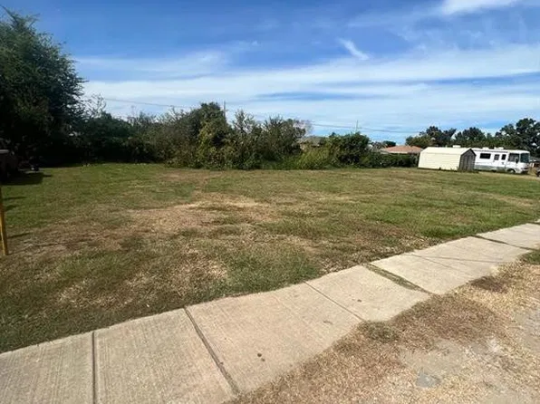 2120 Licciardi Ln, Violet, LA 70092