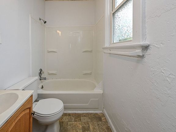 4th image of 2316 Chickasaw St #2