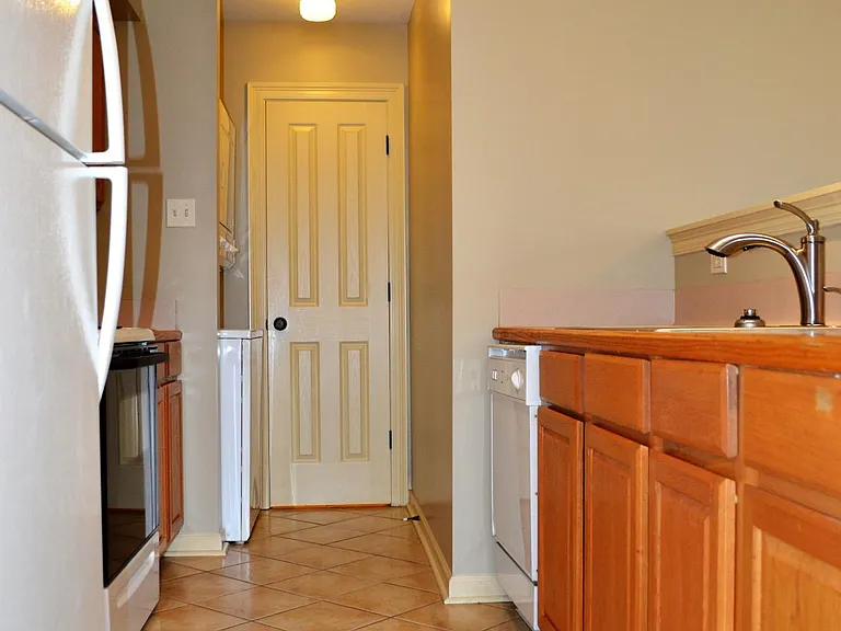 319 Artisan Rd #D — Photo 5