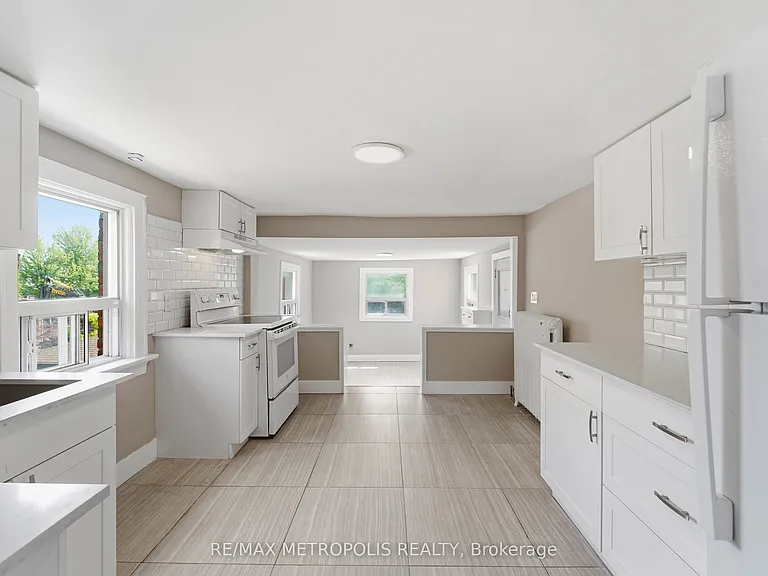 277 Gilmour Ave #UPPER — Photo 9