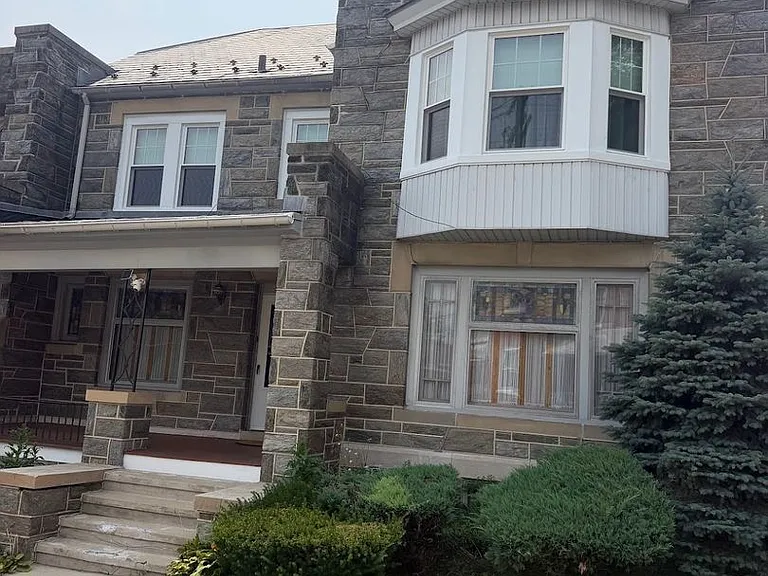 12 N Church St — Photo 1