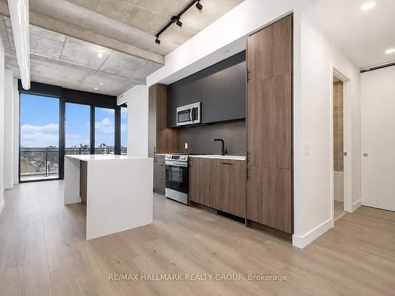 10 James St #713 — Photo 2