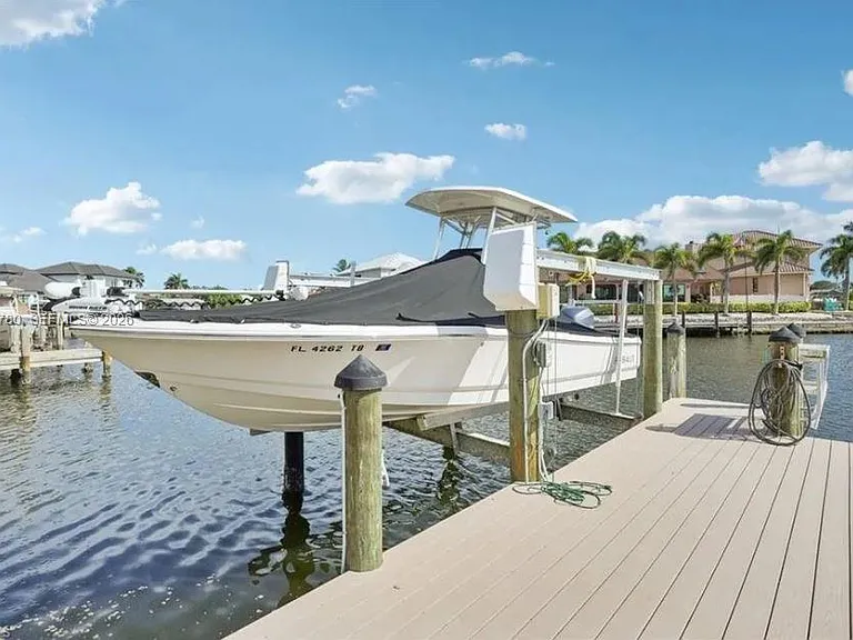444 N Barfield Dr — Photo 34