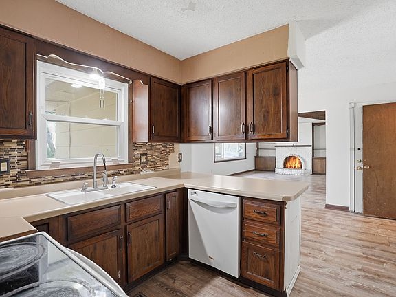 3rd image of 3929 Mary Lynn Dr