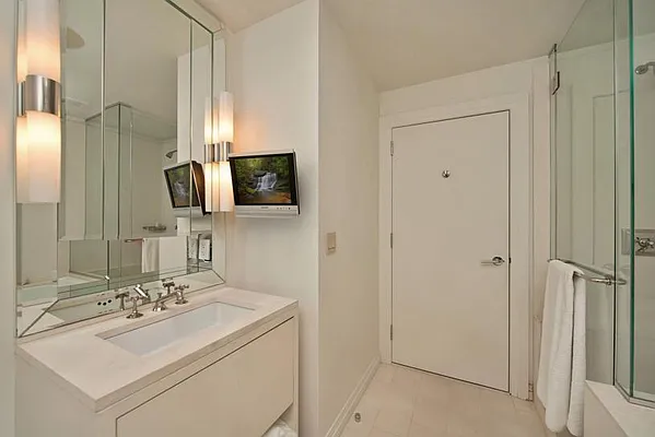 Rented by Keller Williams NYC | media 91