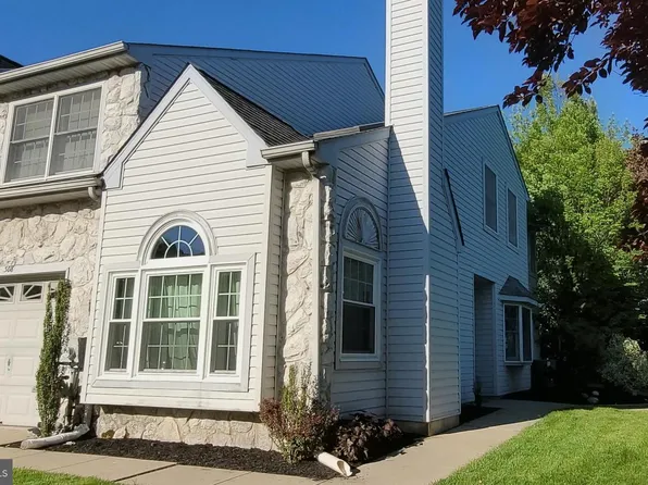 308 Lake Side Dr, Logan Township, NJ 08085