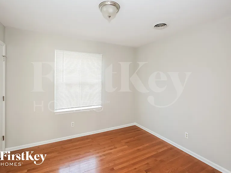 2516 Tall Pines Ln — Photo 11