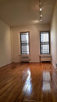 Rented by City Connections Realty | media 10