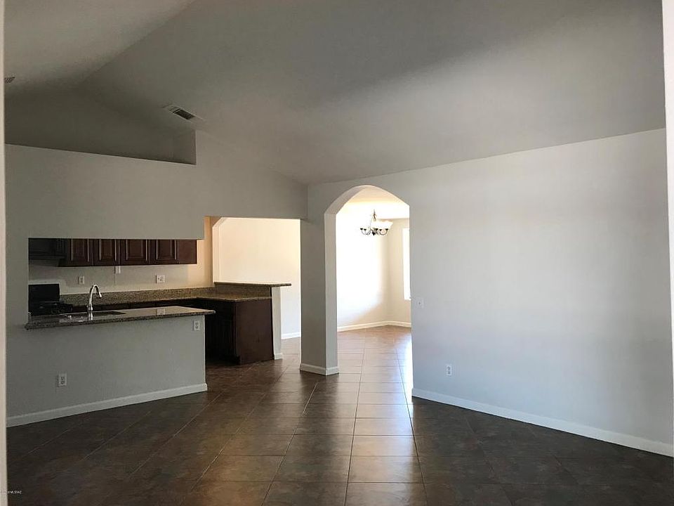 1st image of 2652 W Vereda Roja