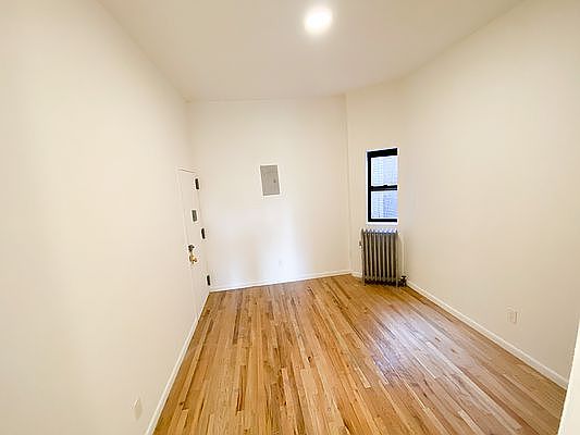1st image of 2333 1st Ave #5R