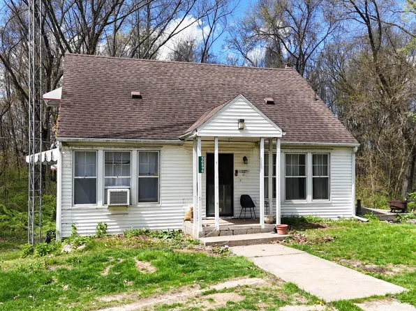 56896 Sunnyside Dr, Cassopolis, MI 49031
