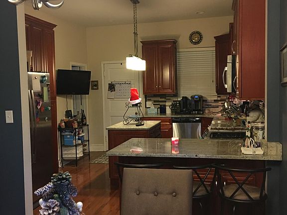 2nd image of 1100 S Lombard Ave #1
