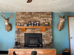 4052 Greenbay Dr, Barberton, OH 44203