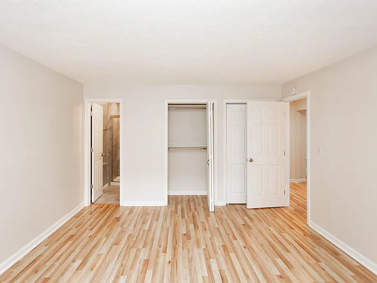 7250-7272 Beacon Hill Dr — Photo 33