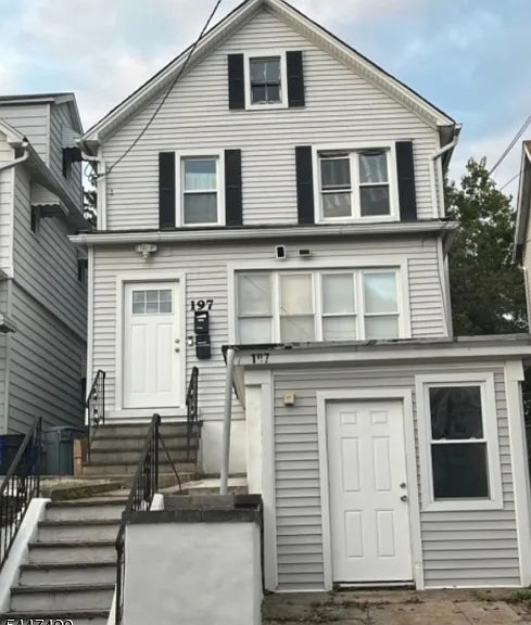 197 Jerome Pl — Photo 4
