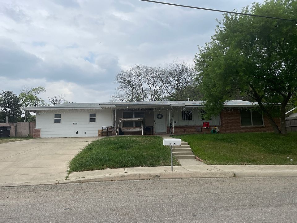 1st image of 126 Oakwood Dr