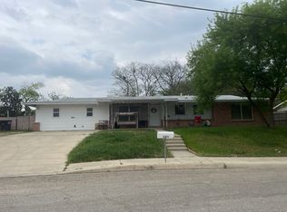 126 Oakwood Dr, San Antonio, TX 78228