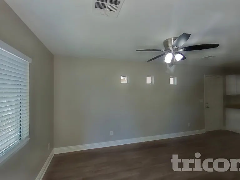 5230 Shreve Ave — Photo 3