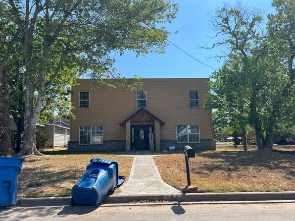 1530 5th St, Hempstead, TX 77445