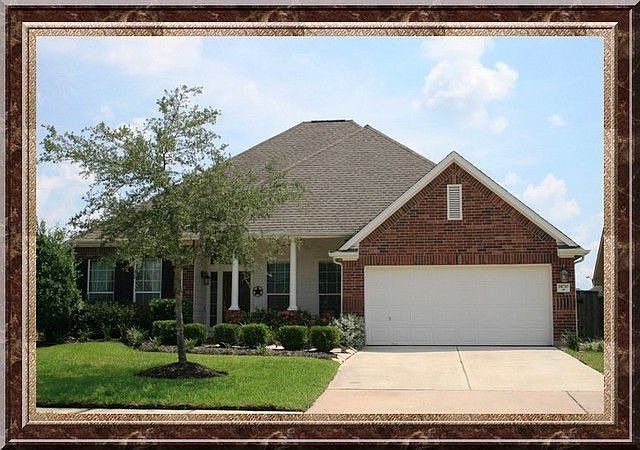 Welcome Home to this spacious one story on a cul-de-sac street.