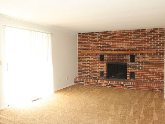 5th image of 6180 Honeygate Dr