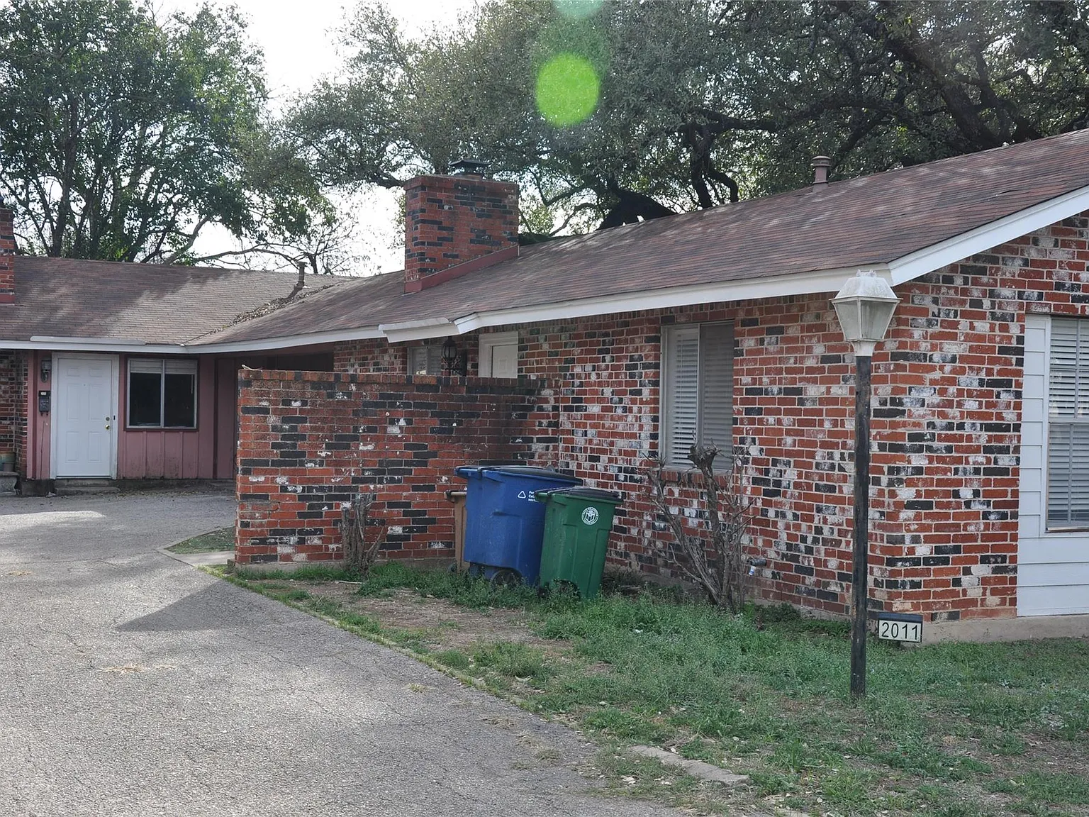2 bed, 1.0 bath, 948 sqft, $1,550 — Photo 2
