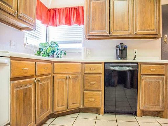 4th image of 629 Vickery Ave