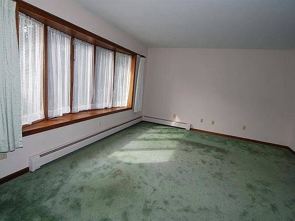 3rd image of 718 Cedar Bluff Dr