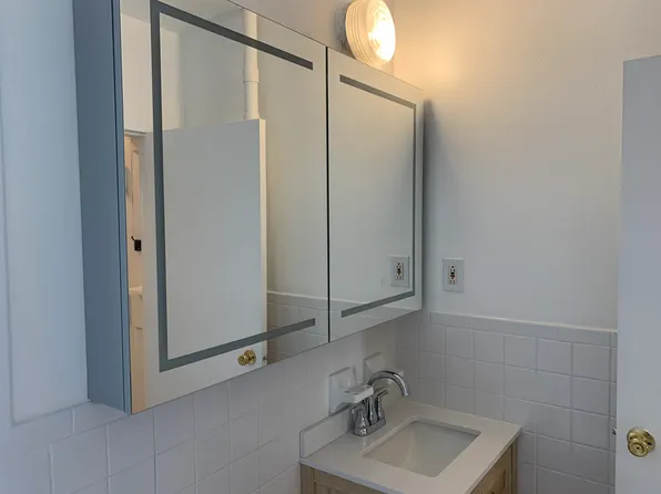 185 East Second Street image 8 of 8