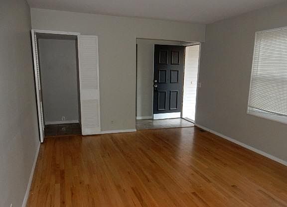 4th image of 12 Cricket Ct