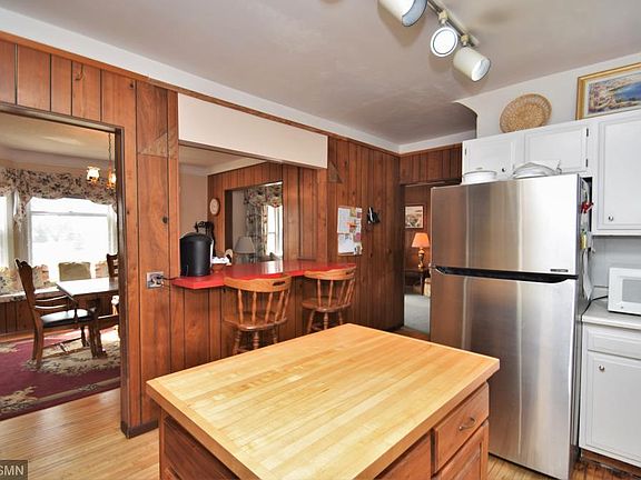 3rd image of 22529 University Ave NE