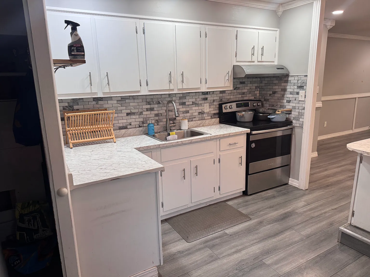 3 bed, 957 sqft, $1,895 — Photo 4