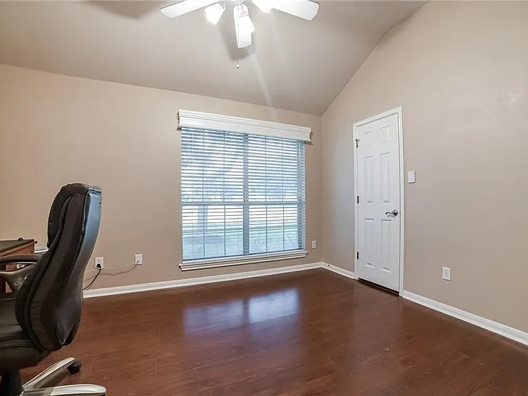 1203 Calistoga Dr — Photo 15