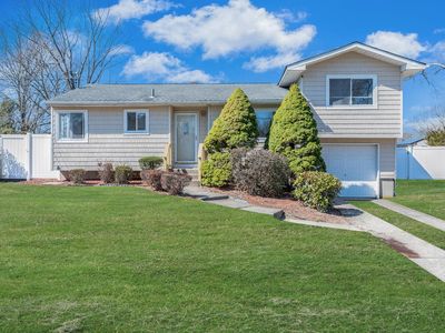 19 Meehan Lane, Coram, NY, 11727
