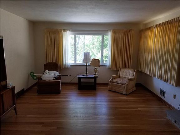 2nd image of 5528 Annetta Dr