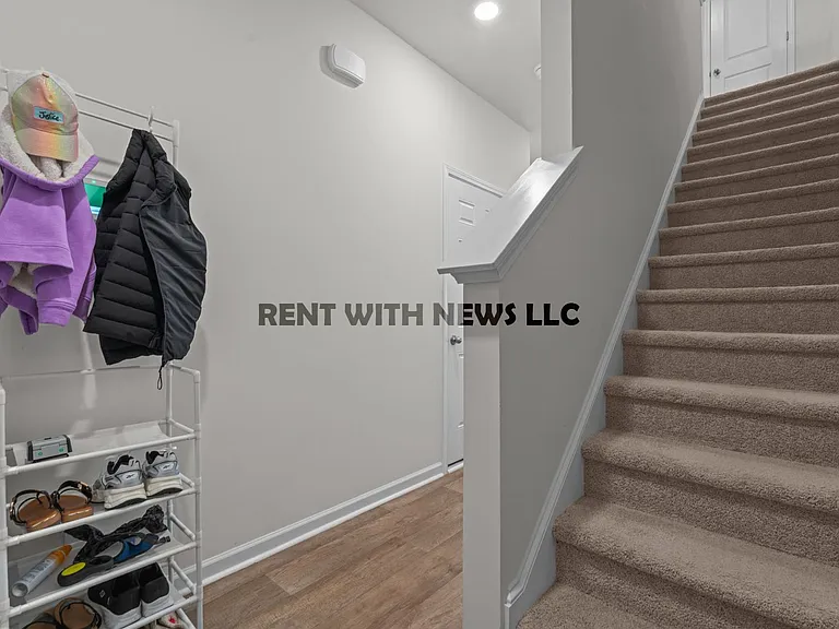 111 Starlight St — Photo 16