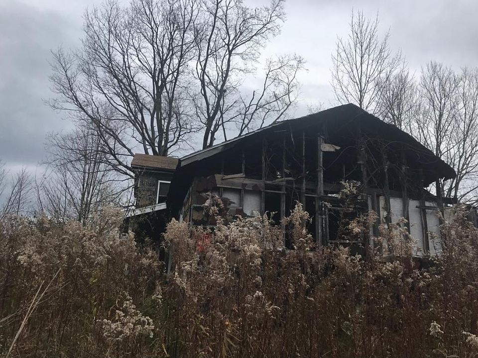 2nd image of 4517 Montrose Tpke