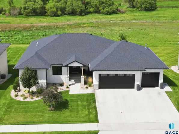 5503 W Colonial Ct, Sioux Falls, SD 57107