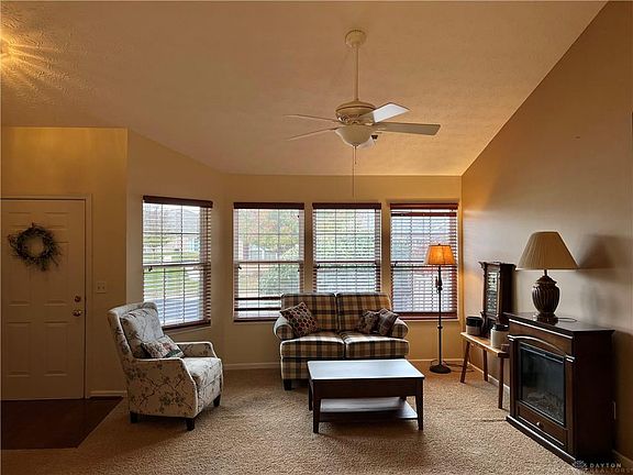 3rd image of 5033 Twin Lakes Cir