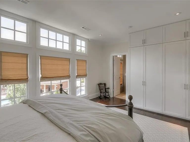 1317 Dover Cir NE — Photo 27