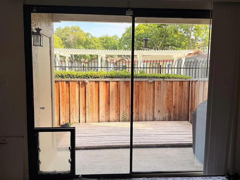 Peppermill Cir — Photo 17