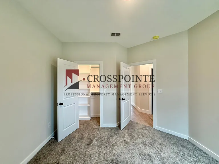 17430 Crossing Cir — Photo 19