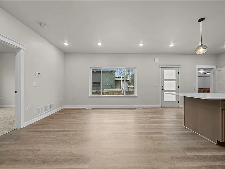 7404 N Paw St — Photo 12